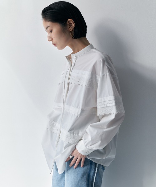 Brown&Street(ブラウンアンドストリート)の「オーバーサイズレースシャツ(シャツ/ブラウス・レディース・ホワイト/ブラック・FREE)」の4枚目の写真