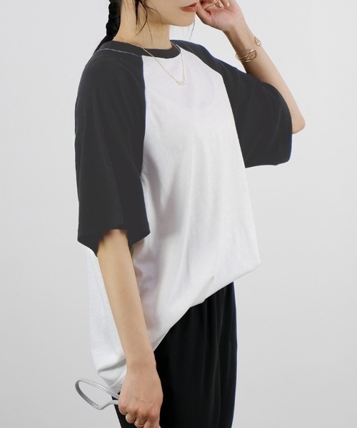 CLOTHY(クロシィ)の「【シンプルなTシャツにこなれ感をプラス!】5分袖ラグランTシャツ(Tシャツ/カットソー・レディース・ブラック/ブラウン/ネイビー/チャコールグレー・MEDIUM)」の14枚目の写真