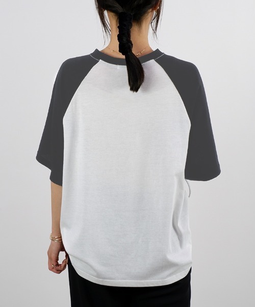 CLOTHY(クロシィ)の「【シンプルなTシャツにこなれ感をプラス!】5分袖ラグランTシャツ(Tシャツ/カットソー・レディース・ブラック/ブラウン/ネイビー/チャコールグレー・MEDIUM)」の15枚目の写真