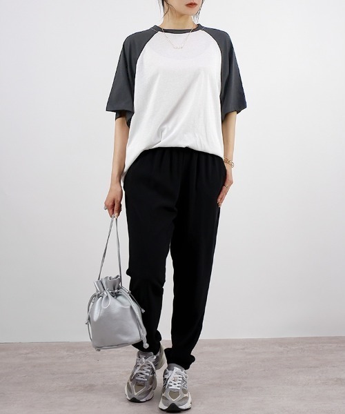 CLOTHY(クロシィ)の「【シンプルなTシャツにこなれ感をプラス!】5分袖ラグランTシャツ(Tシャツ/カットソー・レディース・ブラック/ブラウン/ネイビー/チャコールグレー・MEDIUM)」の16枚目の写真