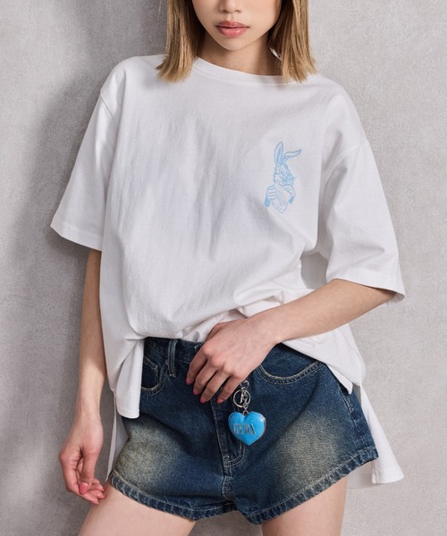 GYDA（ジェイダ）の「GAME HOLIC BUNNY BIG Tシャツ（Tシャツ/カットソー・レディース・オフホワイト/ブラック/スカイブルー/ライム・FREE）」の2枚目の写真
