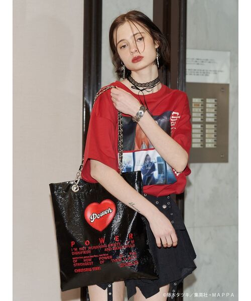 jouetie（ジュエティ）の「【TVアニメ『チェンソーマン』】シーンBIGTシャツ（Tシャツ/カットソー・レディース・レッド/ピンク/ブラック/オフホワイト・MEDIUM）」の6枚目の写真