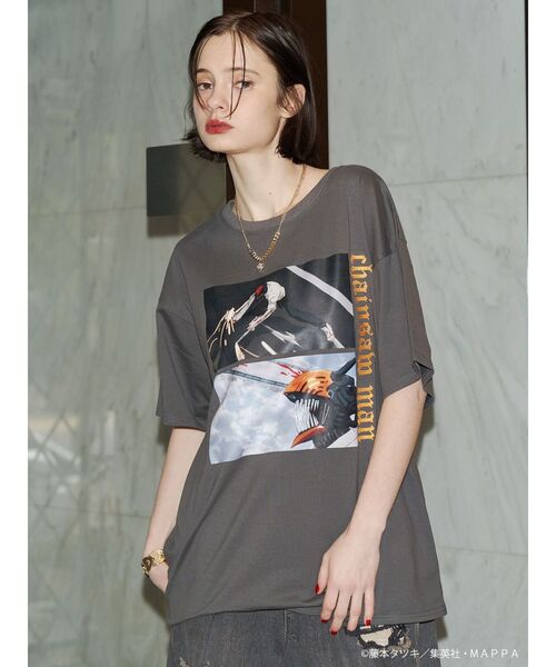 jouetie（ジュエティ）の「【TVアニメ『チェンソーマン』】シーンBIGTシャツ（Tシャツ/カットソー・レディース・レッド/ピンク/ブラック/オフホワイト・MEDIUM）」の21枚目の写真