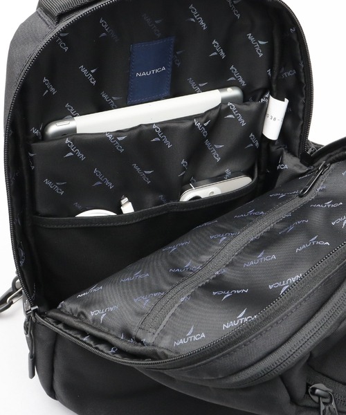 NAUTICA（ノーティカ）の「CORDURAポリエステル マグネットバックル 縦型 スリングバッグ ボディバッグ 大容量 スリーブポケット付き（ボディバッグ/ウエストポーチ・メンズ・ブラック・FREE）」の10枚目の写真
