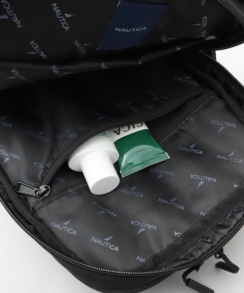 NAUTICA（ノーティカ）の「CORDURAポリエステル マグネットバックル 縦型 スリングバッグ ボディバッグ 大容量 スリーブポケット付き（ボディバッグ/ウエストポーチ・メンズ・ブラック・FREE）」の11枚目の写真