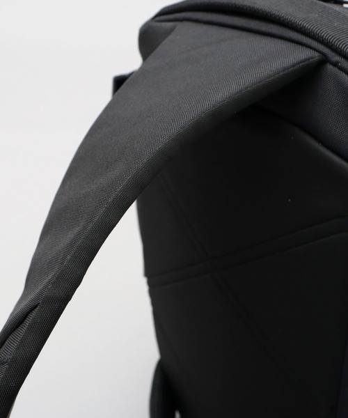 NAUTICA（ノーティカ）の「CORDURAポリエステル マグネットバックル 縦型 スリングバッグ ボディバッグ 大容量 スリーブポケット付き（ボディバッグ/ウエストポーチ・メンズ・ブラック・FREE）」の22枚目の写真