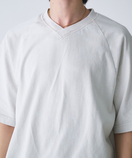Adoon plain(アドーンプレーン)の「VINTAGE LIKE SHALLOW V-NECK DRAWCORD T-SHIRT / ビンテージライク浅VネックドローコードTシャツ(Tシャツ/カットソー・メンズ・グレー/ブラック/アイボリー・MEDIUM/LARGE)」の7枚目の写真