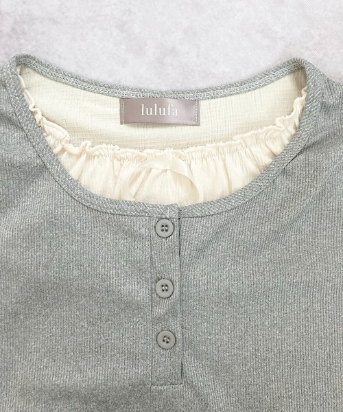 VIBGYOR（ヴィブジョー）の「ヘンリーネック リボンデザイン レイヤードTシャツ(CZ)（Tシャツ/カットソー・レディース・グレー/ライトブルー/ブラック・FREE）」の21枚目の写真