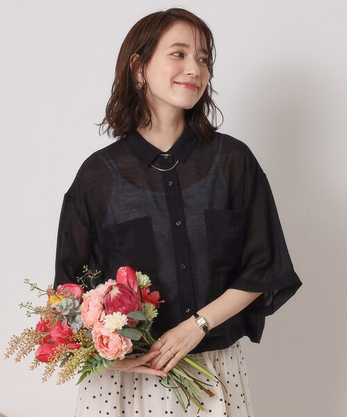 ITS'DEMO（イッツデモ）の「【手洗い可】シアーショート丈シャツ（シャツ/ブラウス・レディース・ブルー/ブラック/オフホワイト/キャメル・00）」の5枚目の写真