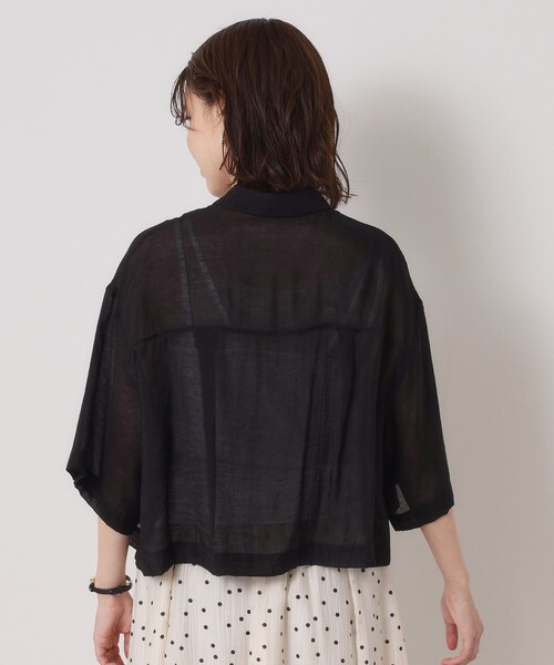 ITS'DEMO（イッツデモ）の「【手洗い可】シアーショート丈シャツ（シャツ/ブラウス・レディース・ブルー/ブラック/オフホワイト/キャメル・00）」の9枚目の写真