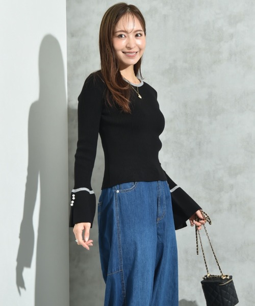 INTERPLANET（インタープラネット）の「配色リブフレアースリーブパール釦付プルオーバー（ニット/セーター・レディース・レッド/ブラック/チャコールグレー・FREE）」の5枚目の写真