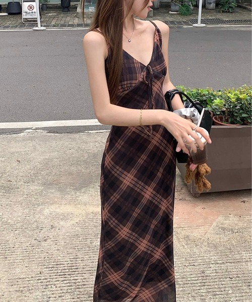 gossip!ロサンゼルス(ゴシップロサンゼルス)の「Y2K ナローシルエット チェック柄キャミワンピース(ワンピース・レディース・チェック・FREE)」の8枚目の写真