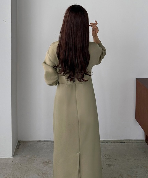 callautia(カラウティア)の「深カーブネックスウェットワンピース(ワンピース・レディース・ブラック/チャコール/モカ・LARGE/MEDIUM/SMALL)」の15枚目の写真