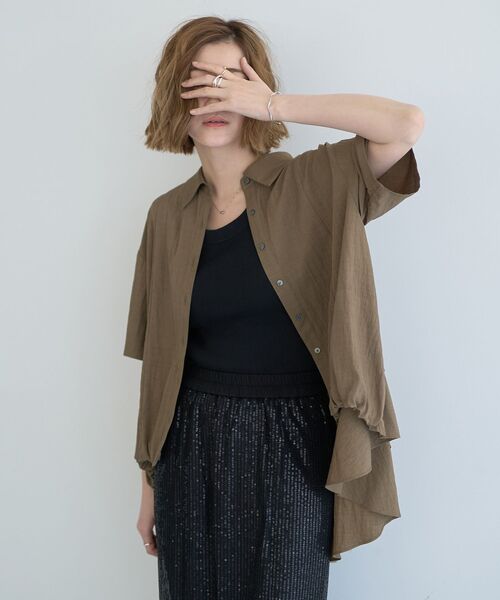 Editt by YECCA VECCA（エディットバイイェッカヴェッカ）の「【接触冷感】裾バルーン切替デザインヘムシャツ（シャツ/ブラウス・レディース・ホワイト/ブラック/カーキ・FREE）」の5枚目の写真