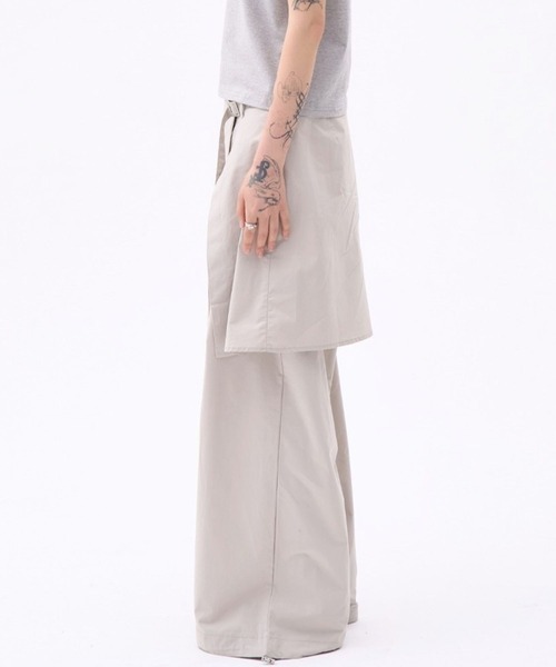 PLACE STUDIO（プレイススタジオ）の「PLACE STUDIO／ボタンベルトスカートパンツ（その他パンツ・レディース・ブラック/ベージュ/ネイビー・FREE）」の6枚目の写真