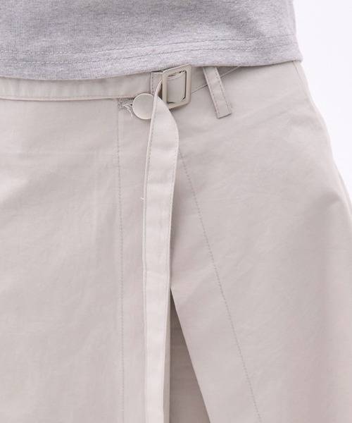 PLACE STUDIO（プレイススタジオ）の「PLACE STUDIO／ボタンベルトスカートパンツ（その他パンツ・レディース・ブラック/ベージュ/ネイビー・FREE）」の9枚目の写真