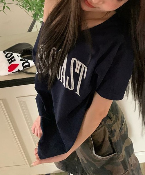 Songe(ソンジュ)の「ロゴプリントワンショルダー半袖Tシャツ(Tシャツ/カットソー・レディース・ネイビー/ブラック・M/L)」の5枚目の写真