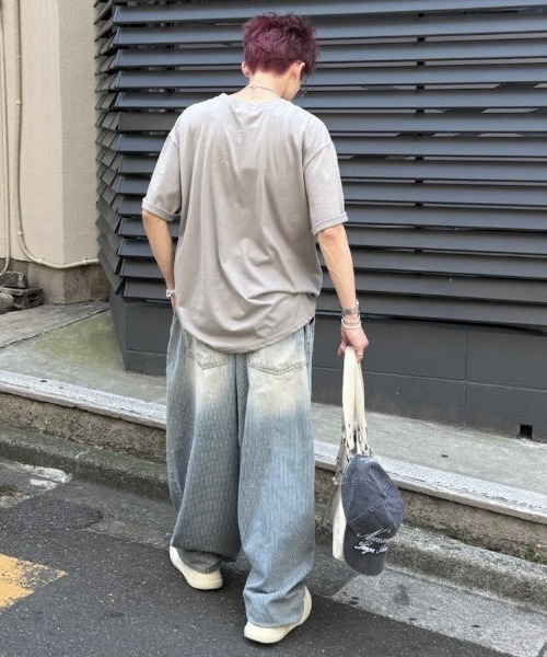 Never mind the XU / Chikashitsu+（ネバーマインド ザ エックスユー / チカシツプラス）の「【nmtc+】stripe wash wide denim pants / 【エヌエムティーシープラス】ストライプボーダーウォッシュワイドデニムパンツ（デニムパンツ・メンズ・ブラック/ブルー・L/M/S）」の4枚目の写真
