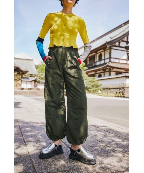 OMMO(オーエムエムオー)の「PADDING BALLOON PT(その他パンツ・レディース・ブラック/オフホワイト/カーキ・36/38)」の3枚目の写真