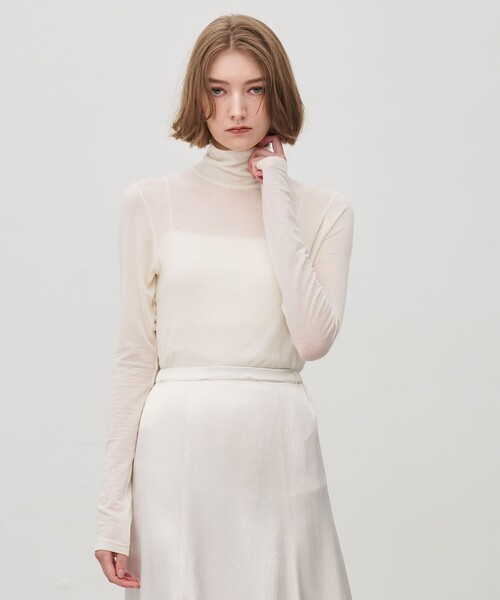 uncrave(アンクレイヴ)の「リヨセルカシミヤベア タートルトップス(Tシャツ/カットソー・レディース・ブラック系/ホワイト系/グレー系/ライトグレー系/ベージュ系・2/1)」の1枚目の写真