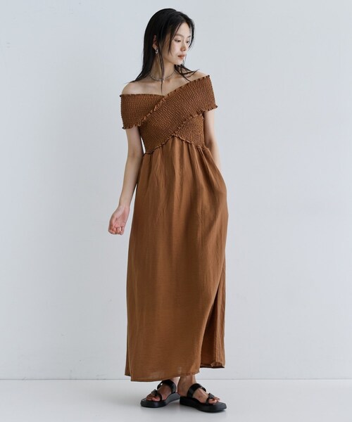 GALLEST(ギャレスト)の「◆【一部店舗限定】シャーリングクロスワンピース(ワンピース・レディース・ブラック/ベージュ/ブラウン系その他・38)」の13枚目の写真