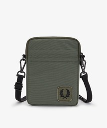 FRED PERRY | Nylon Badge Small Side Bag／ナイロンバッジサイドバッグ(ボディバッグ/ウエストポーチ)