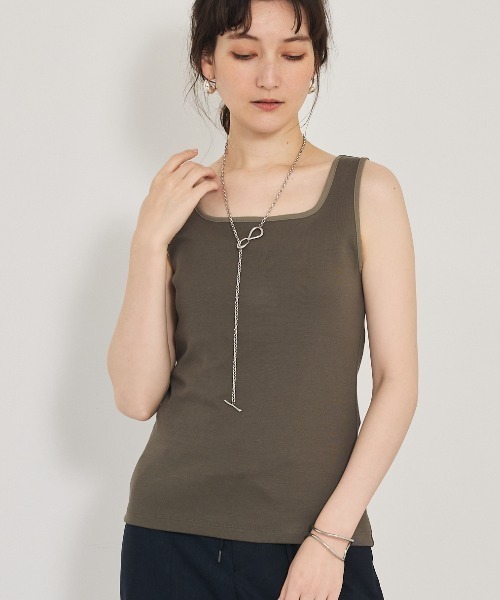 qualite(カリテ)の「【上質な着心地にこだわった1枚】プレミアムフライスタンクトップ/ノースリーブトップス(タンクトップ・レディース・オフホワイト/カーキ/ブラック・フリー)」の3枚目の写真
