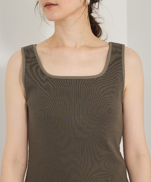 qualite(カリテ)の「【上質な着心地にこだわった1枚】プレミアムフライスタンクトップ/ノースリーブトップス(タンクトップ・レディース・オフホワイト/カーキ/ブラック・フリー)」の15枚目の写真
