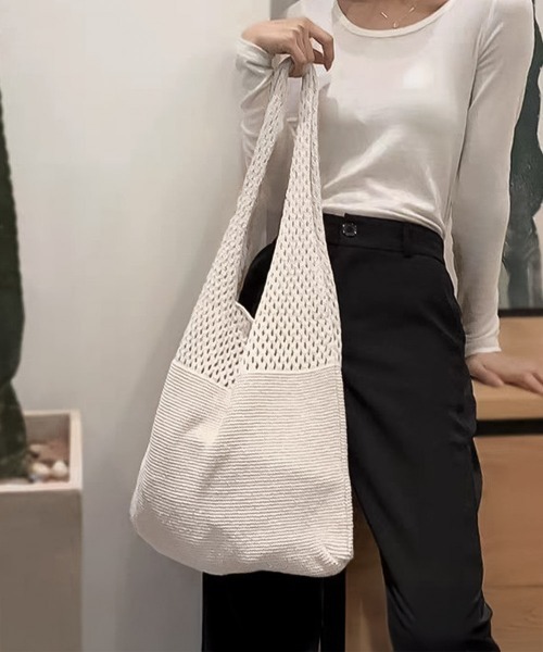 blackdia ocean(ブラックダイヤオーシャン)の「blackdia ocean 透かし編み ニットトートバッグ(トートバッグ・レディース・オフホワイト/グレー/アイボリー/ブラック/モカ/ベージュ・FREE)」の2枚目の写真