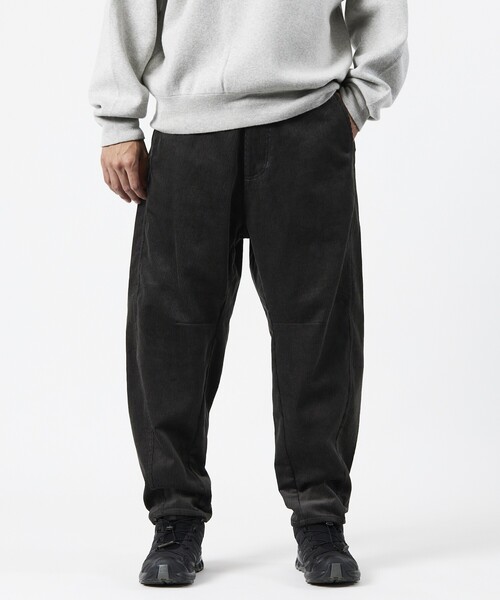 FREAK'S STORE（フリークスストア）の「限定展開 ワイドシルエット コーデュロイ カーブパンツ / テーパードシルエット（その他パンツ・メンズ・ブラウン/ベージュ/ブラック/チャコールグレー・LARGE/MEDIUM/SMALL）」の9枚目の写真