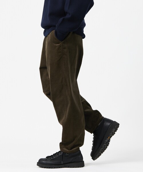 FREAK'S STORE（フリークスストア）の「限定展開 ワイドシルエット コーデュロイ カーブパンツ / テーパードシルエット（その他パンツ・メンズ・ブラウン/ベージュ/ブラック/チャコールグレー・LARGE/MEDIUM/SMALL）」の16枚目の写真