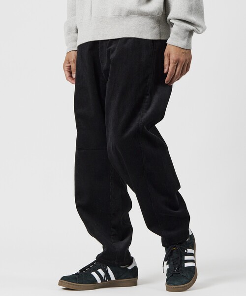 FREAK'S STORE（フリークスストア）の「限定展開 ワイドシルエット コーデュロイ カーブパンツ / テーパードシルエット（その他パンツ・メンズ・ブラウン/ベージュ/ブラック/チャコールグレー・LARGE/MEDIUM/SMALL）」の18枚目の写真