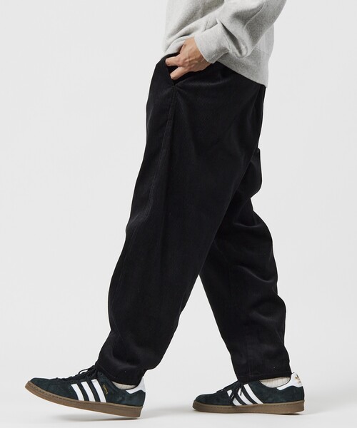 FREAK'S STORE（フリークスストア）の「限定展開 ワイドシルエット コーデュロイ カーブパンツ / テーパードシルエット（その他パンツ・メンズ・ブラウン/ベージュ/ブラック/チャコールグレー・LARGE/MEDIUM/SMALL）」の20枚目の写真