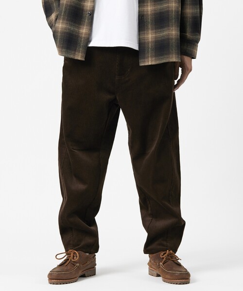 FREAK'S STORE（フリークスストア）の「限定展開 ワイドシルエット コーデュロイ カーブパンツ / テーパードシルエット（その他パンツ・メンズ・ブラウン/ベージュ/ブラック/チャコールグレー・LARGE/MEDIUM/SMALL）」の22枚目の写真