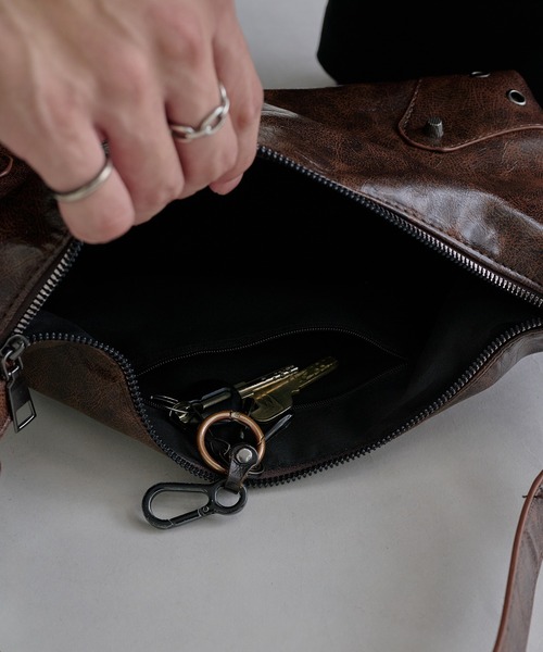 epnok(エプノック)の「ワンハンドルショルダーBAG(ショルダーバッグ・メンズ・ダークブラウン/ブラック・FREE)」の10枚目の写真