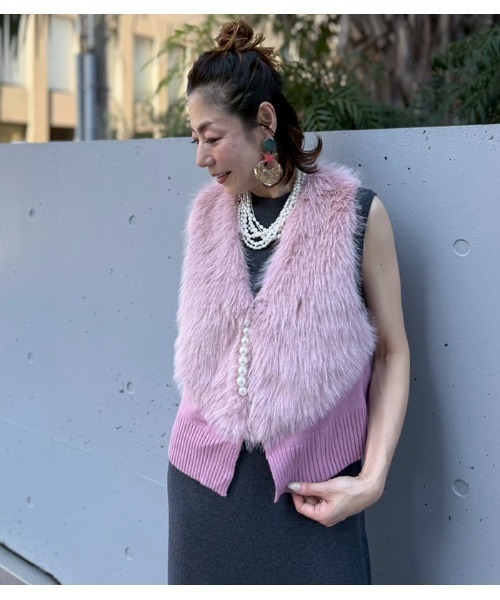 GALENA（ガレナ）の「【GALENA/ガレナ】パール釦ショートファーベスト（ベスト・レディース・ブルー/ピンク/ブラウン/ホワイト/グレー/ベージュ/ベージュ系その他/ホワイト系その他/キャメル/ブラック・FREE）」の10枚目の写真