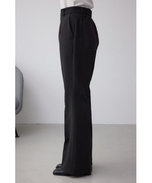 AZUL by moussy（アズールバイマウジー）の「VENUSフレアパンツ（スラックス・レディース・ボルドー/杢グレー/アイボリー/ブラック・MEDIUM/LARGE/SMALL）」の6枚目の写真