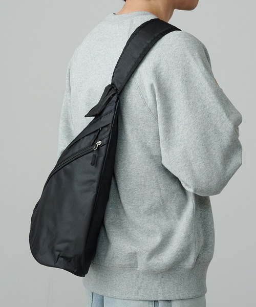 MAGASIN DE MODE TOOLS(マガジンデモードトゥールズ)の「【MAGASIN DE MODE TOOLS】A5収納可能 !トライアングルワンショルダーバッグ メッセンジャーバッグ/スリングバッグ 8294 MKS(メッセンジャーバッグ・メンズ・ブラック・FREE)」の3枚目の写真