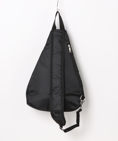 MAGASIN DE MODE TOOLS(マガジンデモードトゥールズ)の「【MAGASIN DE MODE TOOLS】A5収納可能 !トライアングルワンショルダーバッグ メッセンジャーバッグ/スリングバッグ 8294 MKS(メッセンジャーバッグ・メンズ・ブラック・FREE)」の12枚目の写真