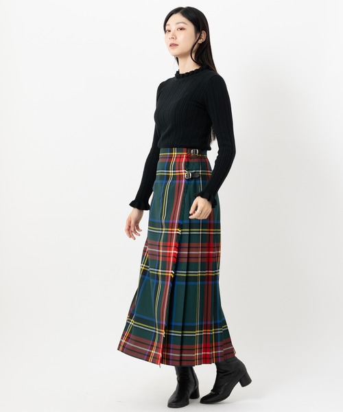 O'NEIL of DUBLIN(オニールオブダブリン)の「O'NEIL OF DUBLIN ダブルベルト ロングキルトスカート マキシ丈90cm(スカート・レディース・ライトブラウン/カーキ/ブラック/ネイビー/ダークグリーン/ブラック系その他・10/8)」の4枚目の写真