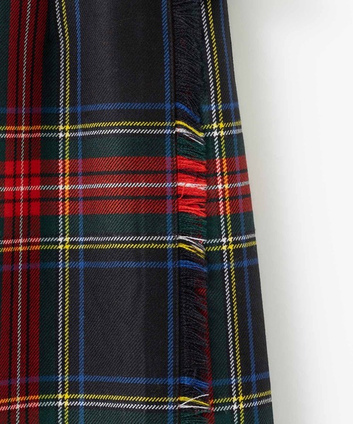 O'NEIL of DUBLIN(オニールオブダブリン)の「O'NEIL OF DUBLIN ダブルベルト ロングキルトスカート マキシ丈90cm(スカート・レディース・ライトブラウン/カーキ/ブラック/ネイビー/ダークグリーン/ブラック系その他・10/8)」の21枚目の写真