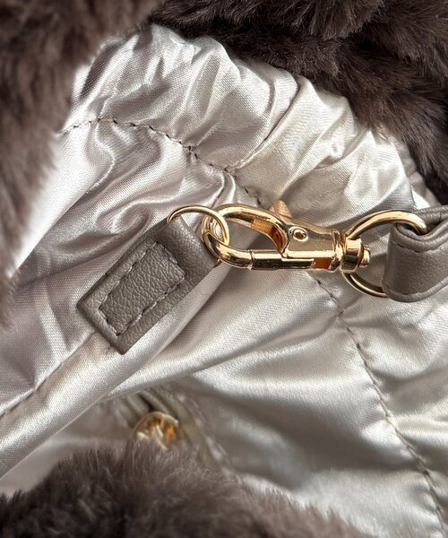 Chez toi（シェトワ）の「巾着2WAYファーショルダー（ショルダーバッグ・レディース・グレー/チャコールグレー/グレー系その他/ホワイト系その他・FREE）」の22枚目の写真