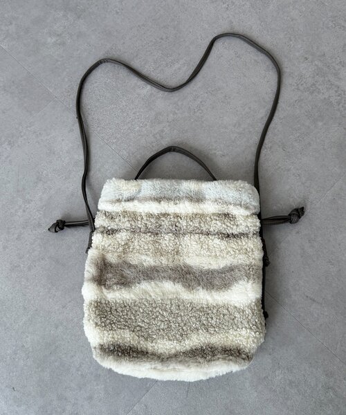 Chez toi（シェトワ）の「巾着2WAYファーショルダー（ショルダーバッグ・レディース・グレー/チャコールグレー/グレー系その他/ホワイト系その他・FREE）」の18枚目の写真