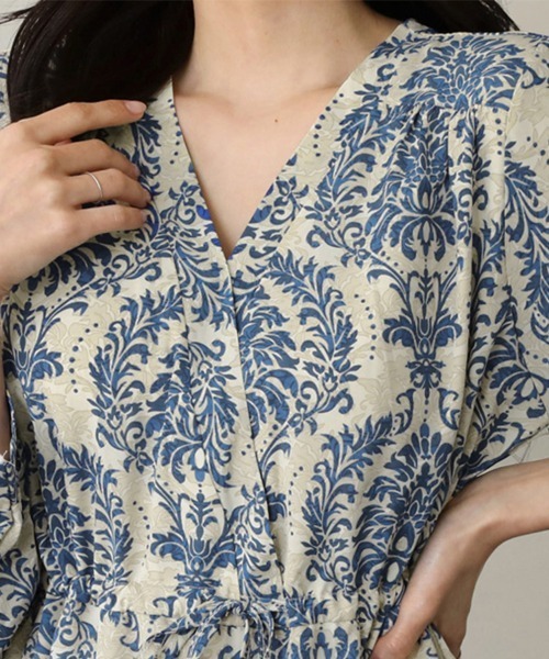 ReRe(リリ)の「花柄×ウエストギャザーVネックロングワンピース(ワンピース・レディース・ブルー・LARGE/X-LARGE)」の7枚目の写真