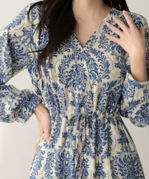 ReRe(リリ)の「花柄×ウエストギャザーVネックロングワンピース(ワンピース・レディース・ブルー・LARGE/X-LARGE)」の9枚目の写真