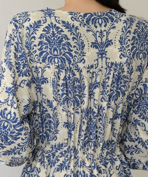 ReRe(リリ)の「花柄×ウエストギャザーVネックロングワンピース(ワンピース・レディース・ブルー・LARGE/X-LARGE)」の10枚目の写真