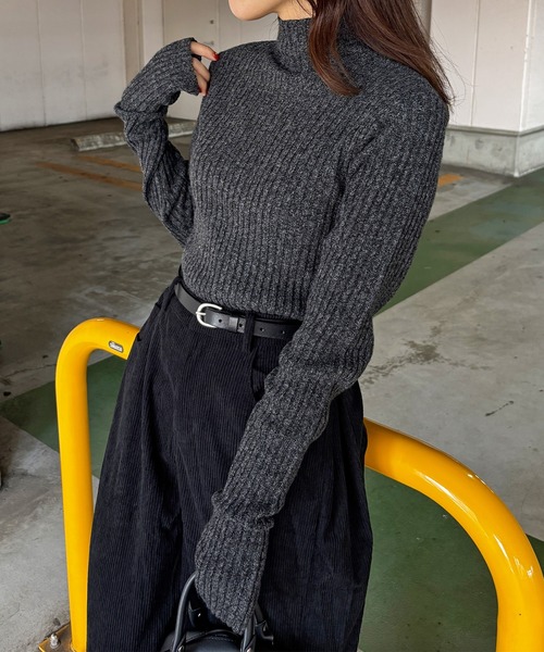 ISOOK（アイスー）の「【ISOOK / アイスー】ウォーマータートルリブセーター / 指穴 サムホール フィンガーホール リブニット ハイネック ミドル丈 ロングスリーブ 長袖 ミックスニット アイボリー チャコール ブラウン ZOZOTOWN限定（ニット/セーター・レディース・アイボリー/チャコール/ブラウン・FREE）」の12枚目の写真