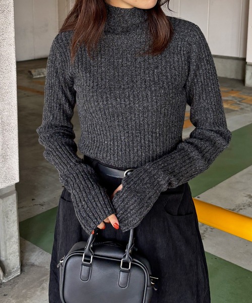 ISOOK（アイスー）の「【ISOOK / アイスー】ウォーマータートルリブセーター / 指穴 サムホール フィンガーホール リブニット ハイネック ミドル丈 ロングスリーブ 長袖 ミックスニット アイボリー チャコール ブラウン ZOZOTOWN限定（ニット/セーター・レディース・アイボリー/チャコール/ブラウン・FREE）」の13枚目の写真