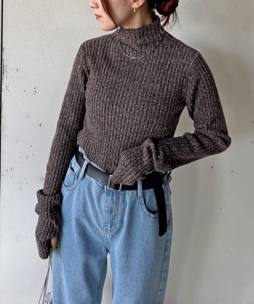 ISOOK（アイスー）の「【ISOOK / アイスー】ウォーマータートルリブセーター / 指穴 サムホール フィンガーホール リブニット ハイネック ミドル丈 ロングスリーブ 長袖 ミックスニット アイボリー チャコール ブラウン ZOZOTOWN限定（ニット/セーター・レディース・アイボリー/チャコール/ブラウン・FREE）」の16枚目の写真