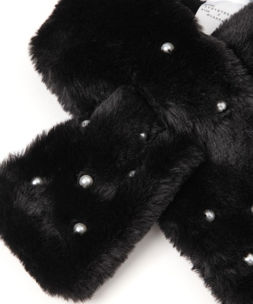 FOUND GOOD（ファウンドグッド）の「パールツキFファーマフラー（マフラー・レディース・ベージュ/ブラック・FREE）」の5枚目の写真